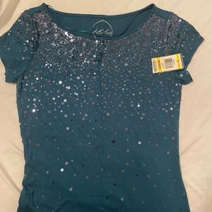 Cute shirt with sequins in Size Med